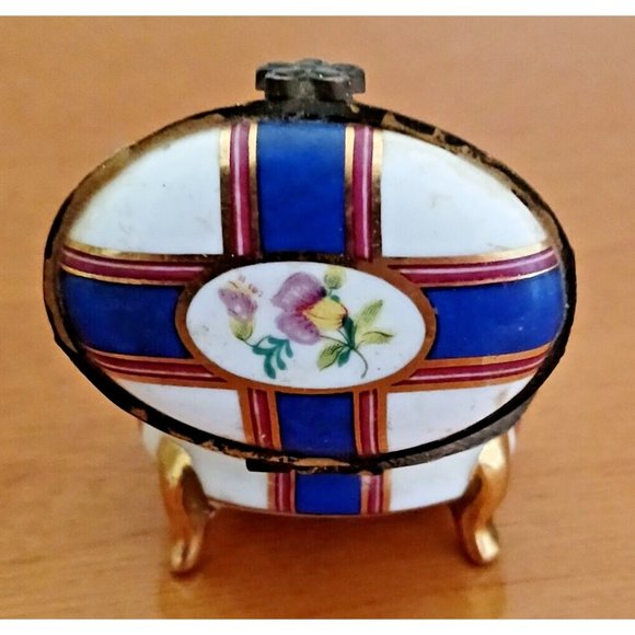 Vintage Porcelain Art Trinket Pill Box Hand Painted Small 2" Marked - Picture 4 of 11